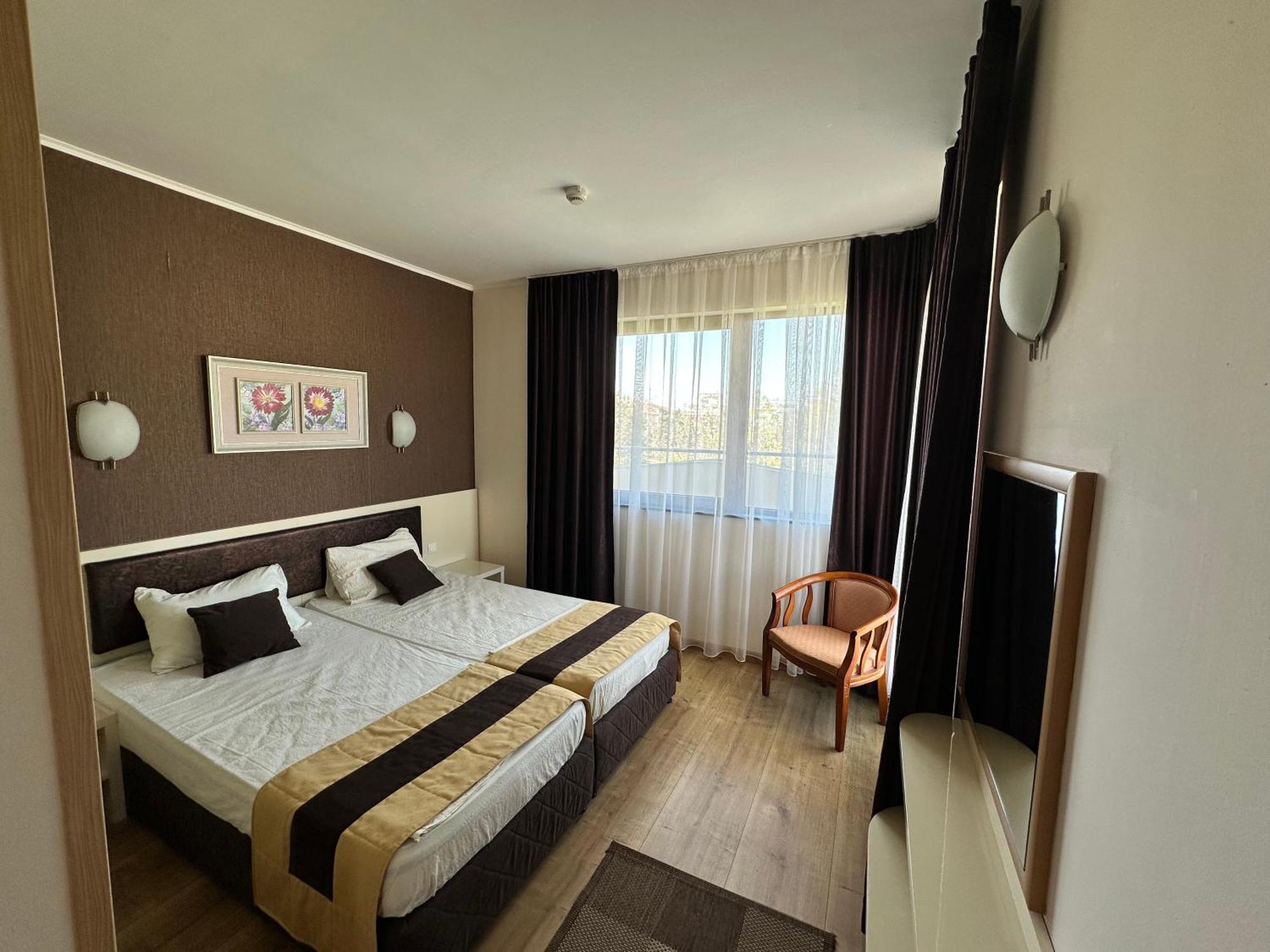 Hotel Capri Νεσέμπαρ Εξωτερικό φωτογραφία