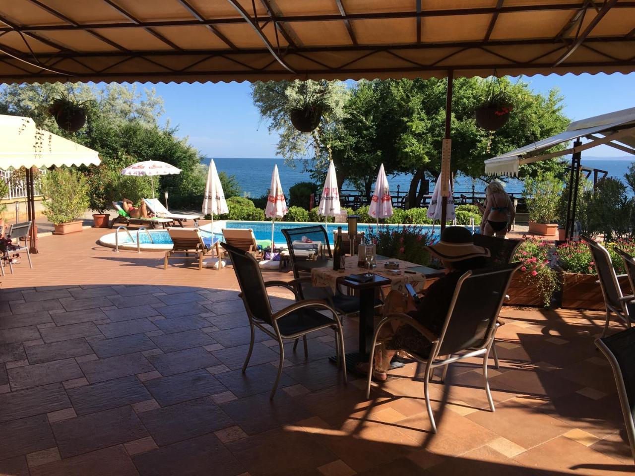 Hotel Capri Νεσέμπαρ Εξωτερικό φωτογραφία