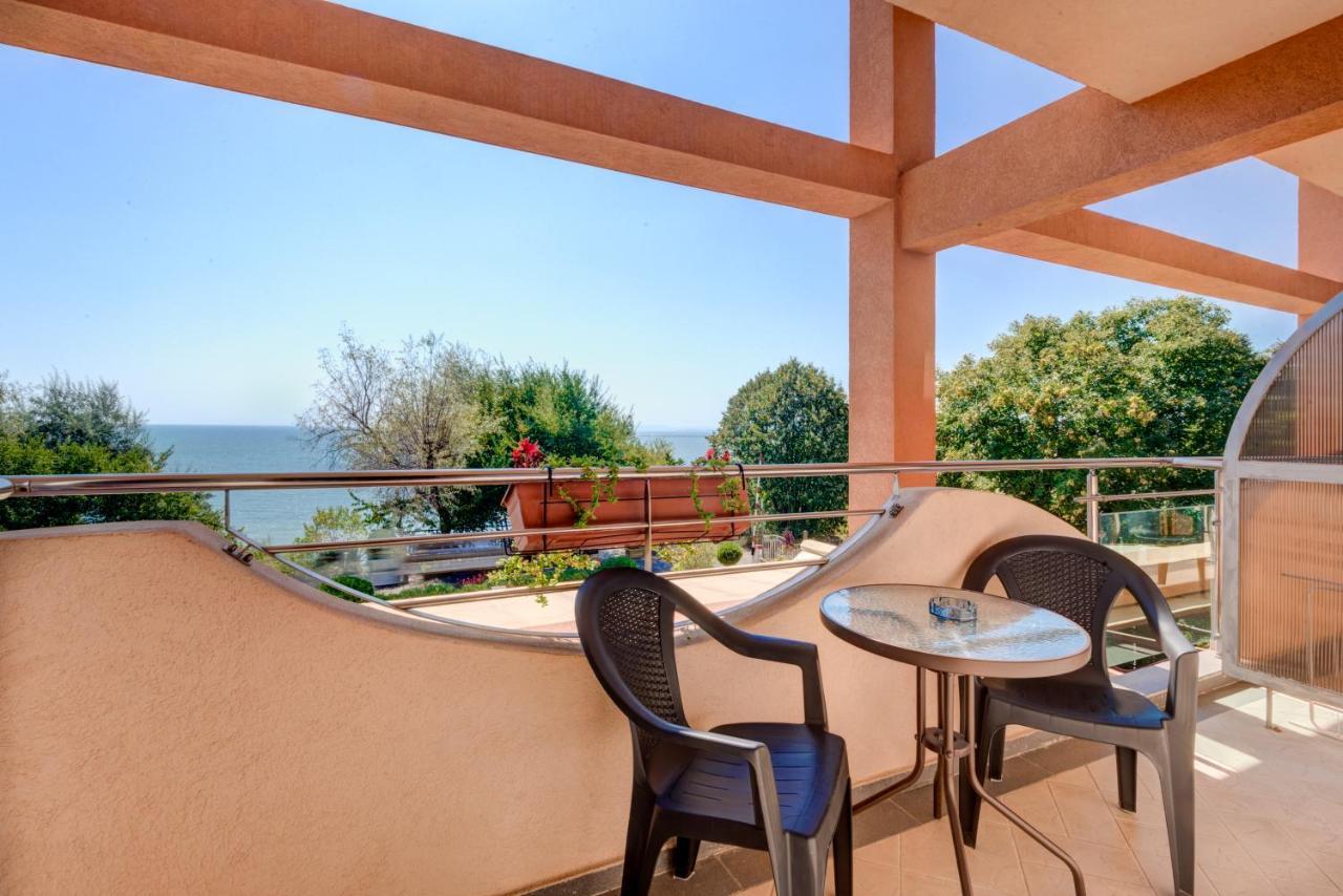 Hotel Capri Νεσέμπαρ Εξωτερικό φωτογραφία