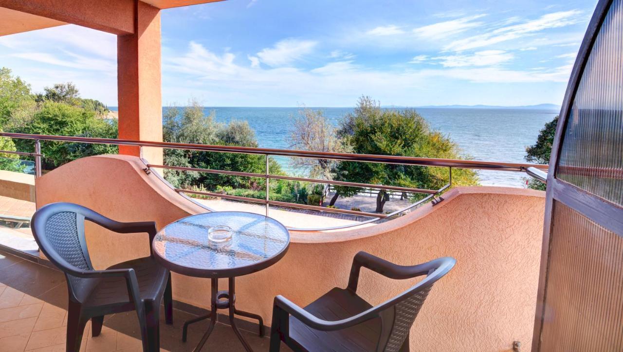 Hotel Capri Νεσέμπαρ Εξωτερικό φωτογραφία